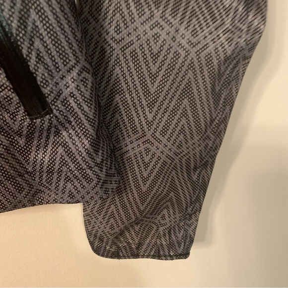 Lululemon Kids Ivivva Grey Black Lightweight Jacket Grey 10 - Picture 5 of 8